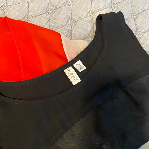 PS Ladies blouse. Great for a dressy work top or a nice dinner. - Picture 2 of 2